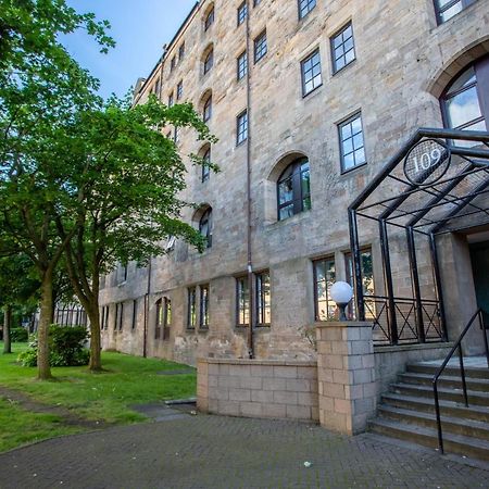 Stunning 2 Bed Merchant City Apartment With Residents Parking Glasgow Buitenkant foto